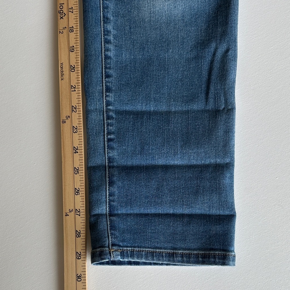 Chico’s Boyfriend Jeans Rolled Cuff Distressed Medium Wash Denim 0.5 - Picture 7 of 10